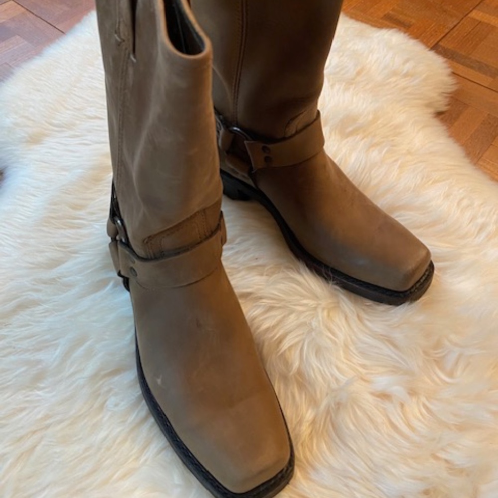 Frye Women's Harness Leather 12R Boots